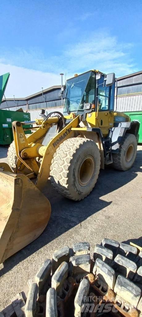 Komatsu WA 200 PT-5 Фронтальні навантажувачі