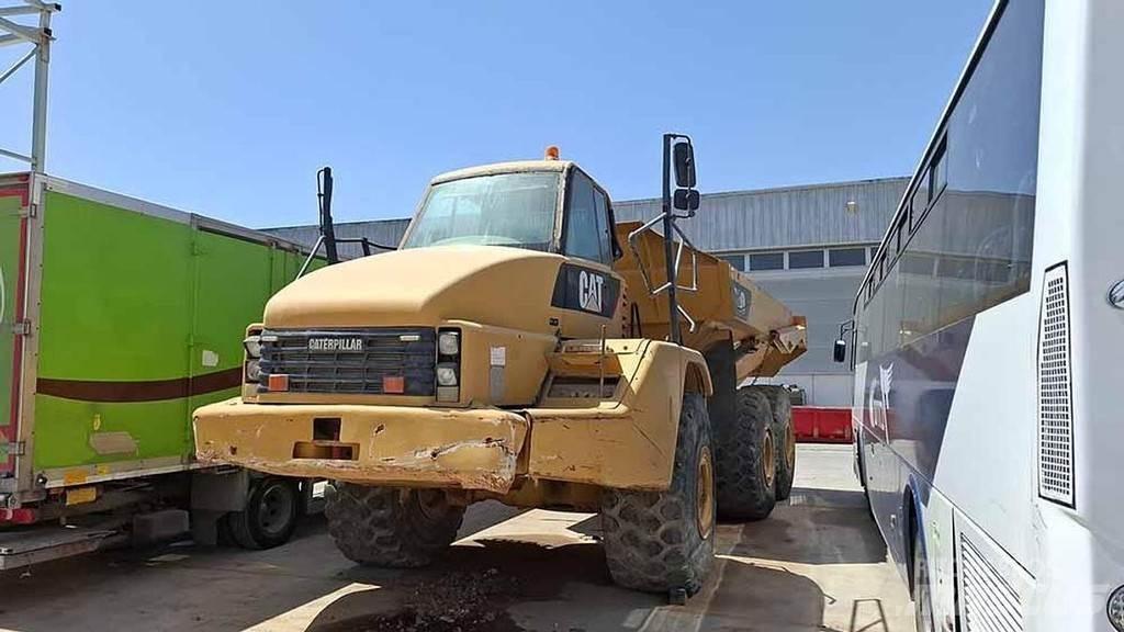 CAT 740 Вантажівки / спеціальні