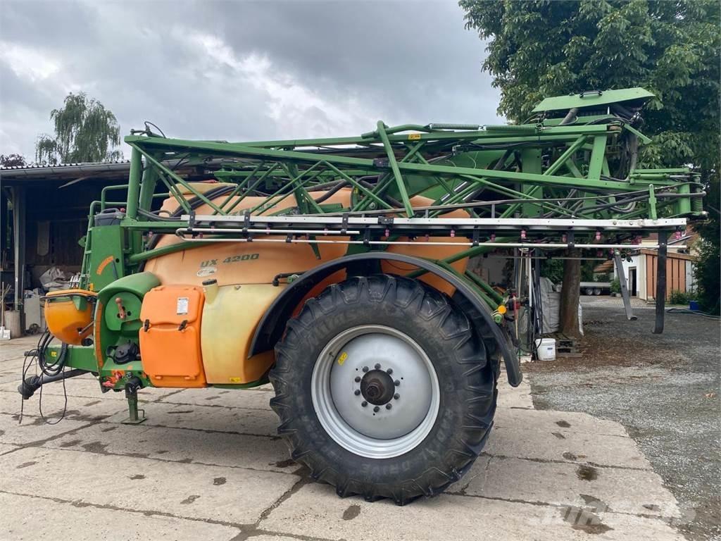 Amazone UX 4200 Причіпні обприскувачі