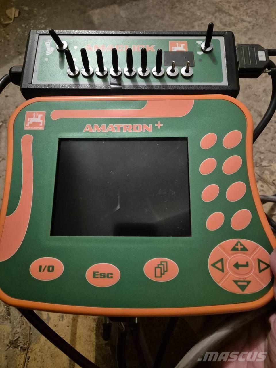 Amazone UX 4200 Причіпні обприскувачі