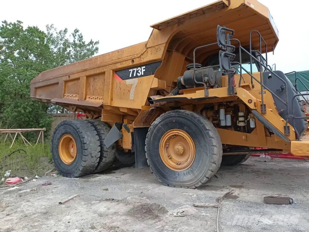 CAT 773 F Кар`єрні самоскиди