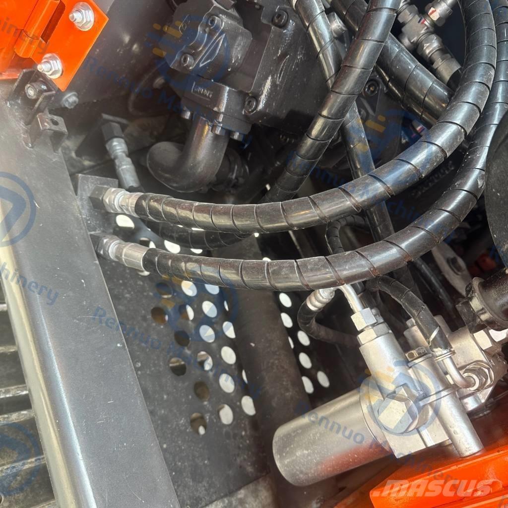 Hitachi ZX70 Гусеничні екскаватори