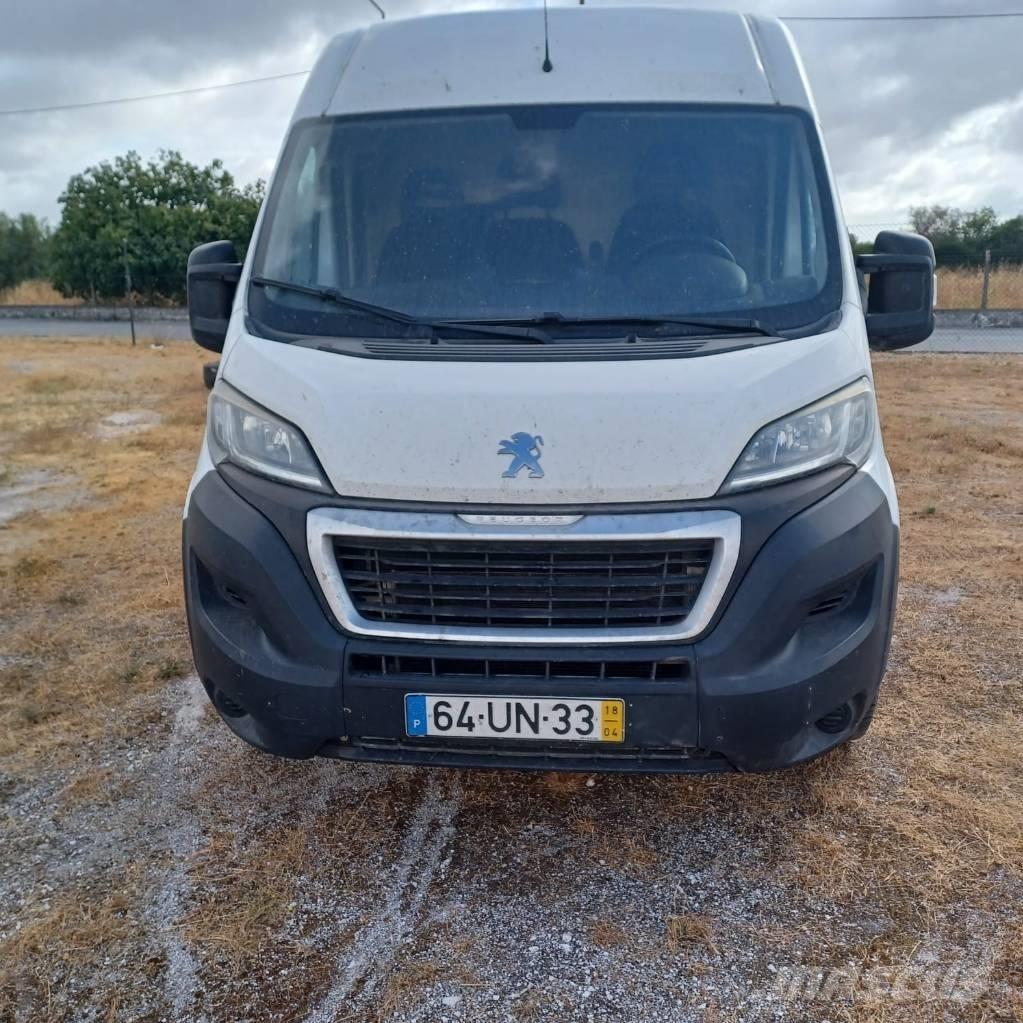 Peugeot Boxer Пікапи / Бічне розвантаження