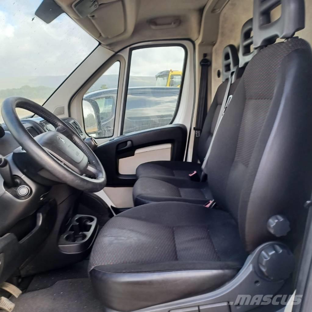 Peugeot Boxer Пікапи / Бічне розвантаження