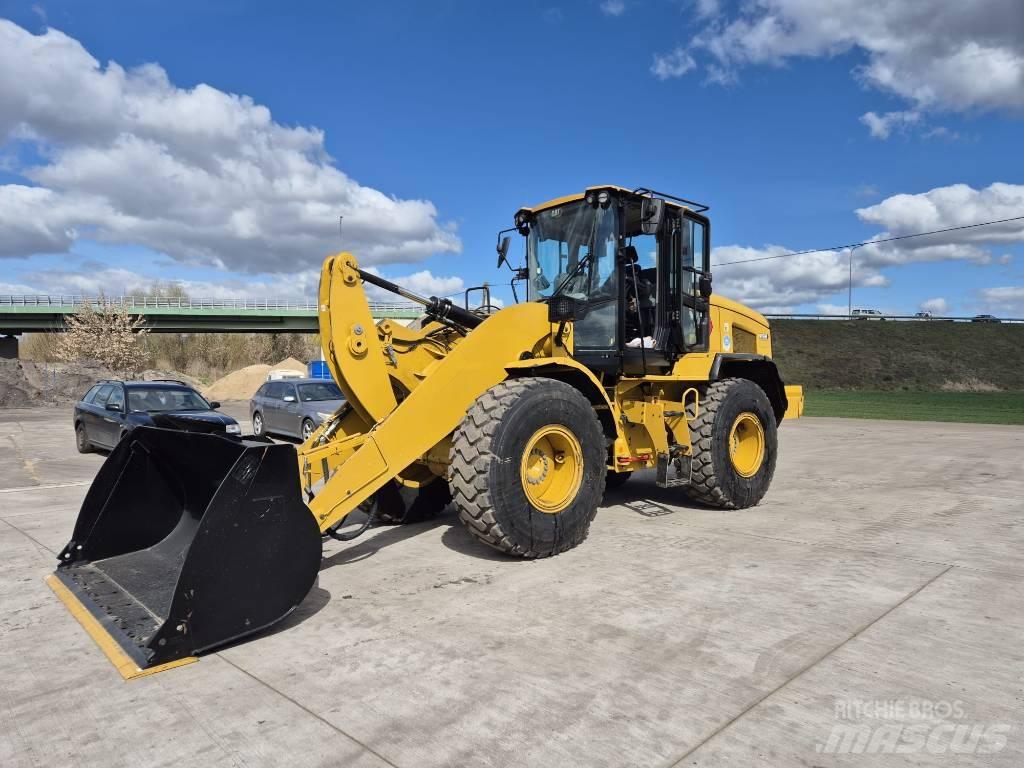 CAT 926M Фронтальні навантажувачі