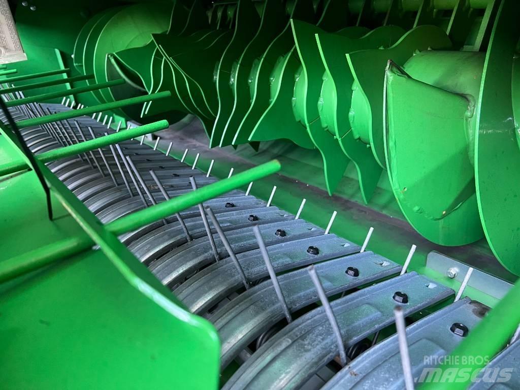 John Deere V461M Рулонні прес-підбирачі
