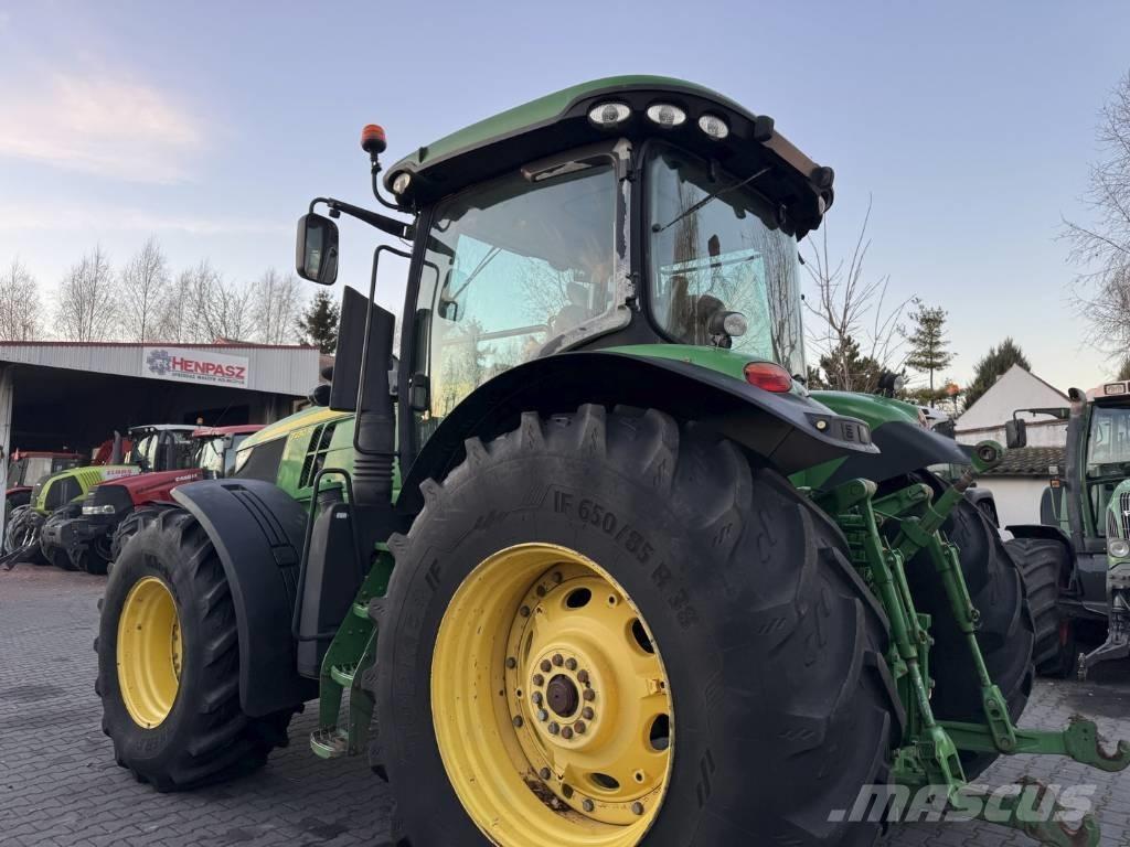 John Deere 7230R Трактори