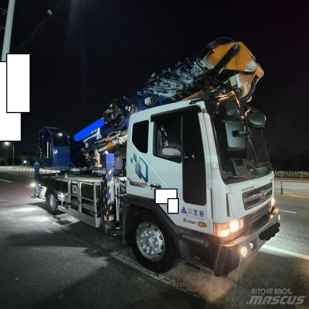 Horyong MR400A Автовишки на базі вантажівки