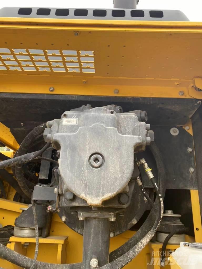Komatsu 450LC-8 Гусеничні екскаватори