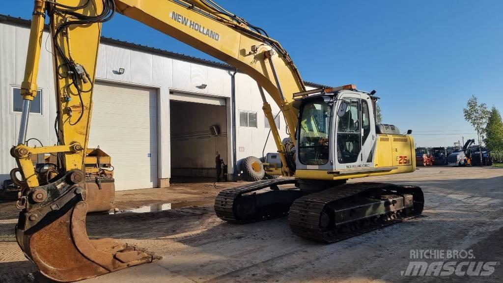 New Holland E 215 B Гусеничні екскаватори