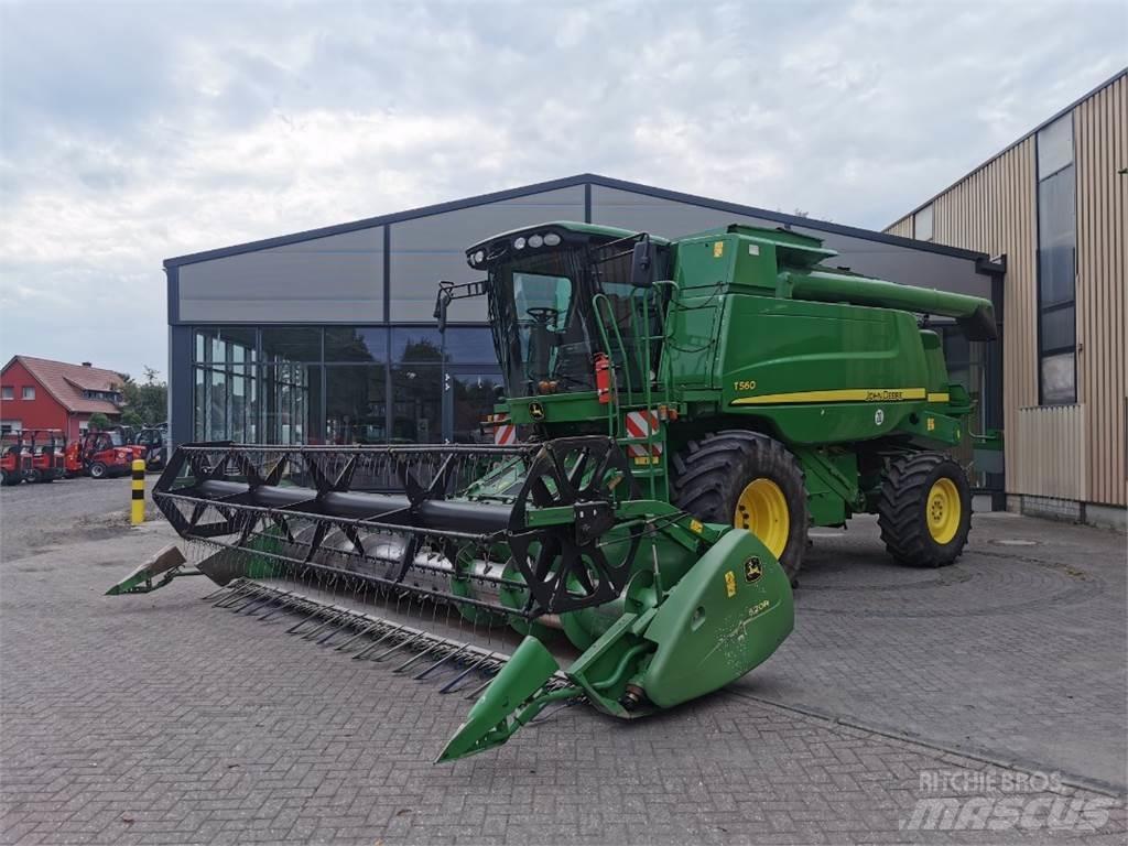 John Deere T560 Зернозбиральні комбайни