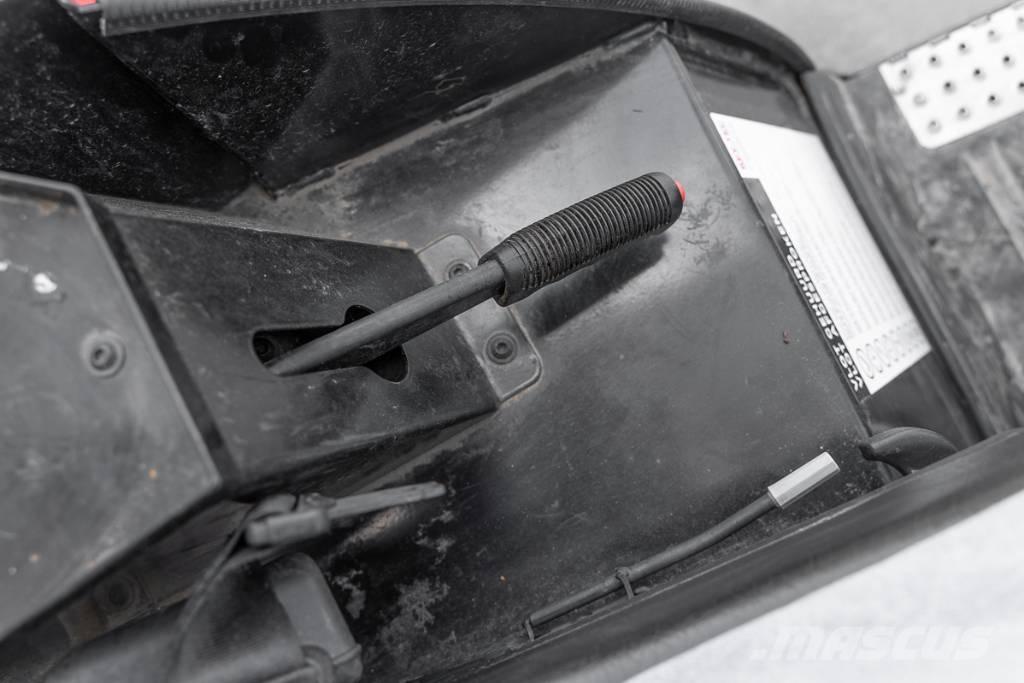 Manitou MLA 3-25 HC Малі навантажувачі