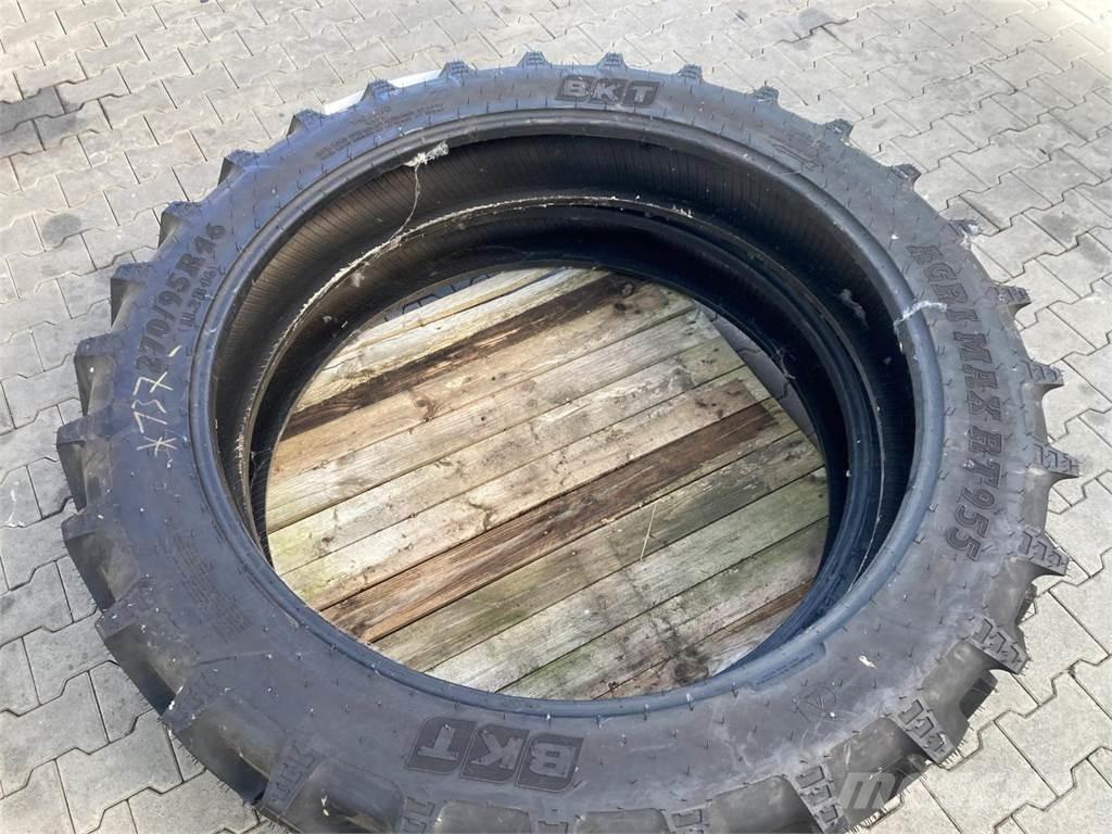 BKT 270/95R46 Колеса