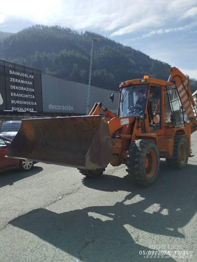 Venieri VF823B/1 Екскаватори-навантажувачі