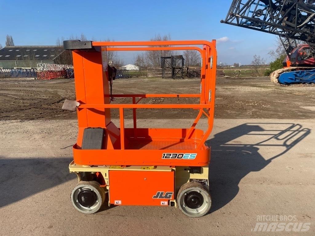 JLG 1230 ES Підйомники-ножиці