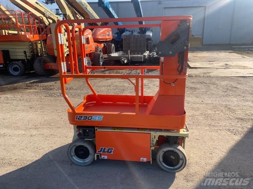 JLG 1230 ES Підйомники-ножиці