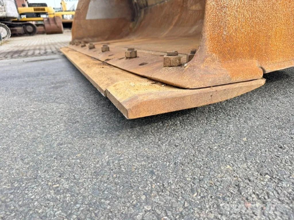 Volvo L150E Фронтальні навантажувачі