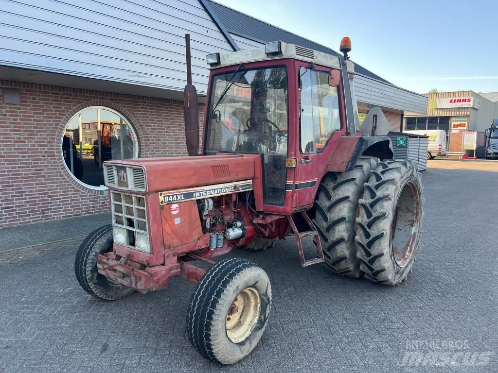 International 844xl Трактори