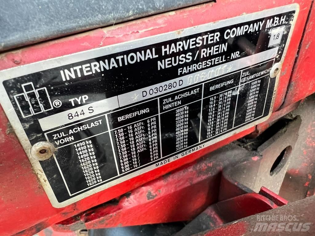 International 844xl Трактори