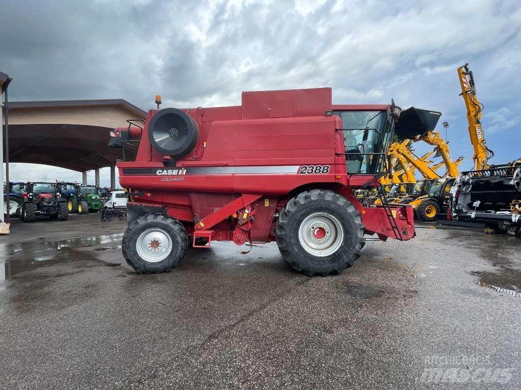 Case IH 2388 Зернозбиральні комбайни