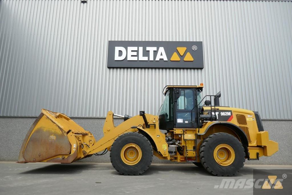 CAT 962M Фронтальні навантажувачі