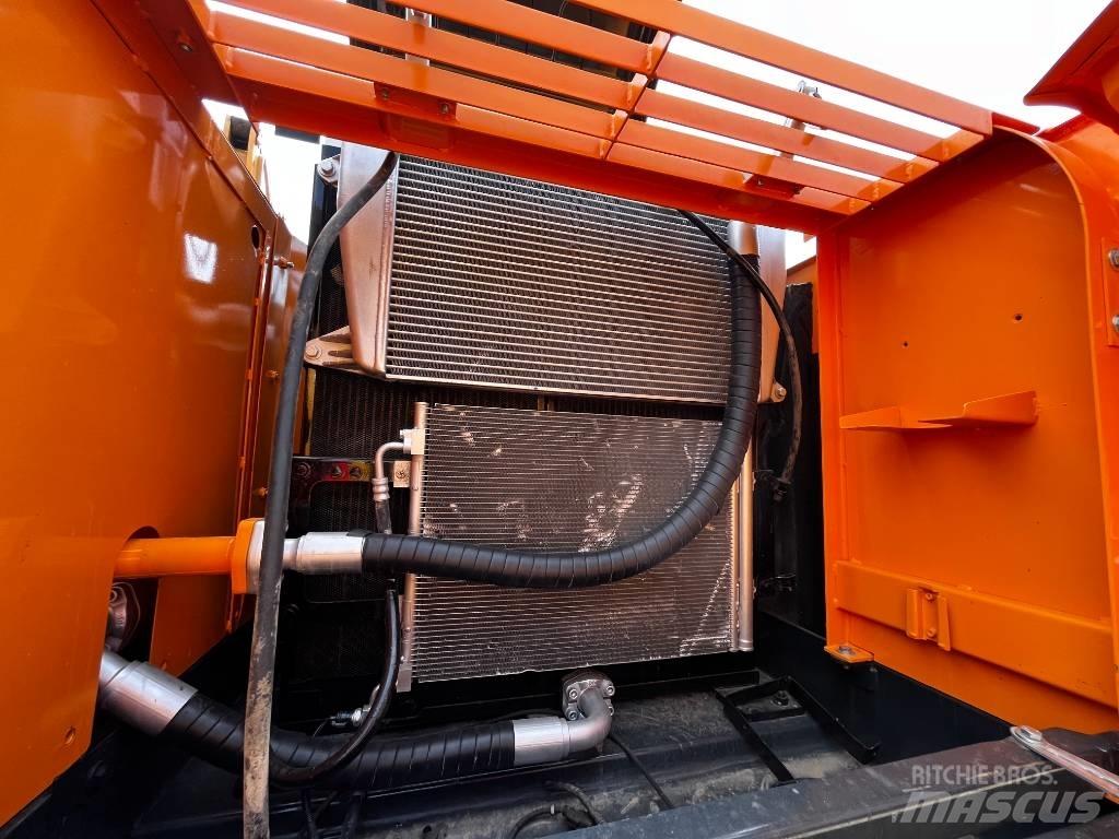 Hyundai R305LC-9T Гусеничні екскаватори