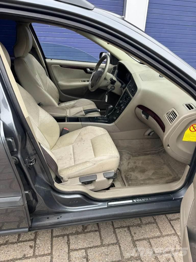 Volvo V70 V70 Автомобілі