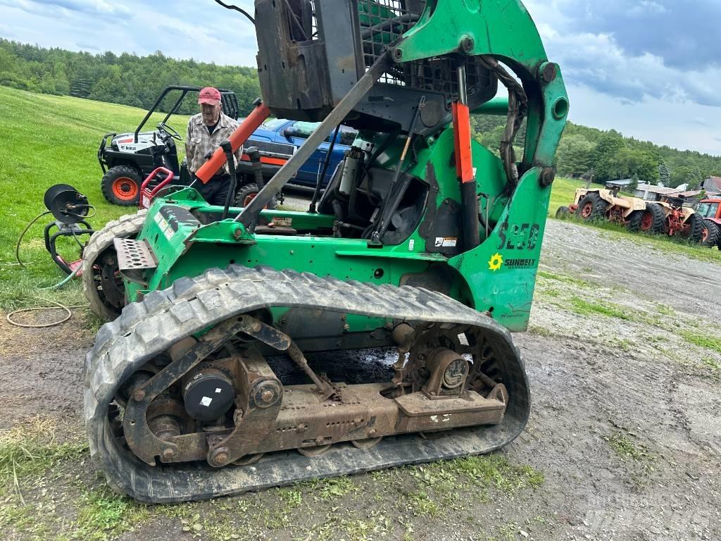 Bobcat S250 Міні-навантажувачі