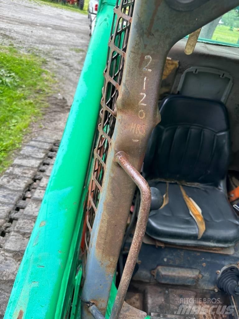 Bobcat S250 Міні-навантажувачі