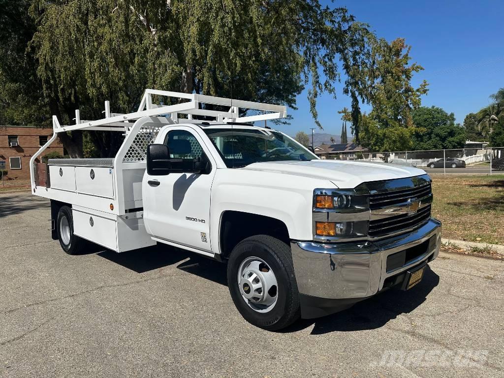 Chevrolet 3500 HD Пікапи / Бічне розвантаження