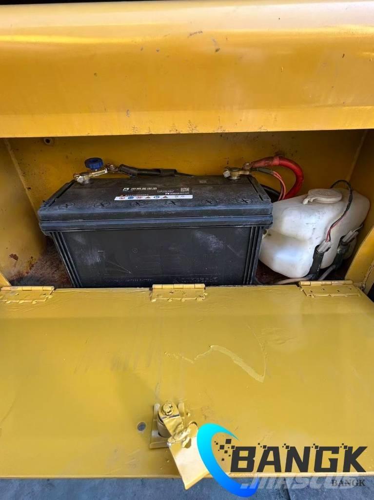 CAT 420 F Колісні екскаватори