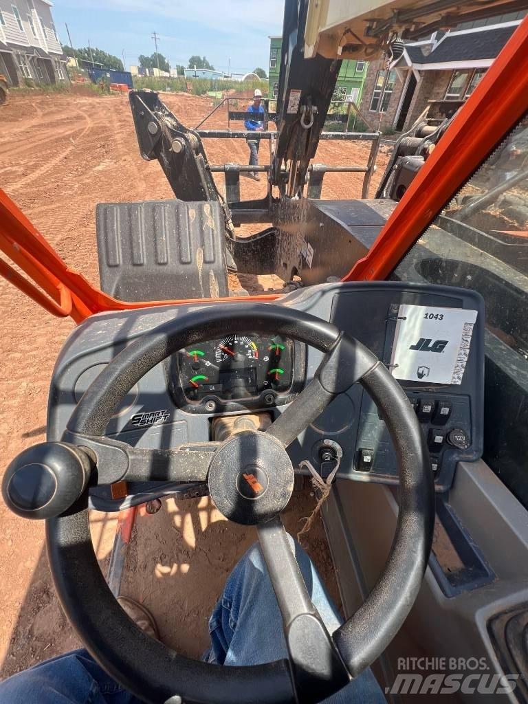 JLG Telehandler Телескопічні навантажувачі