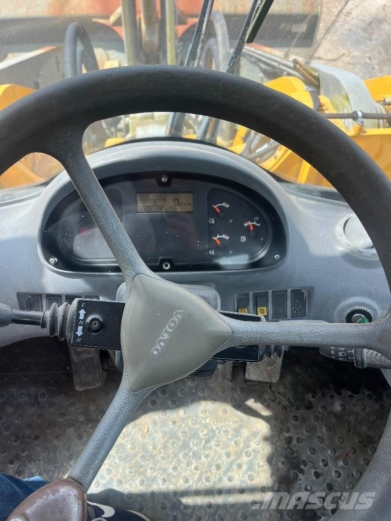 Volvo L 180 E Фронтальні навантажувачі