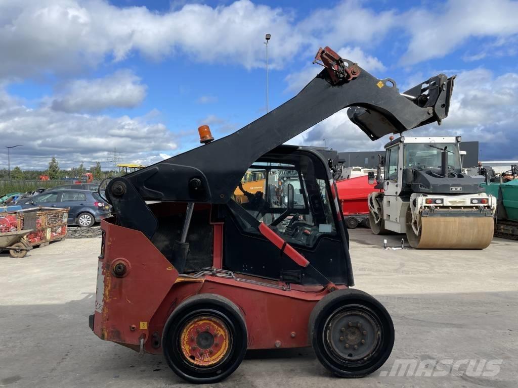 JCB R260 Міні-навантажувачі