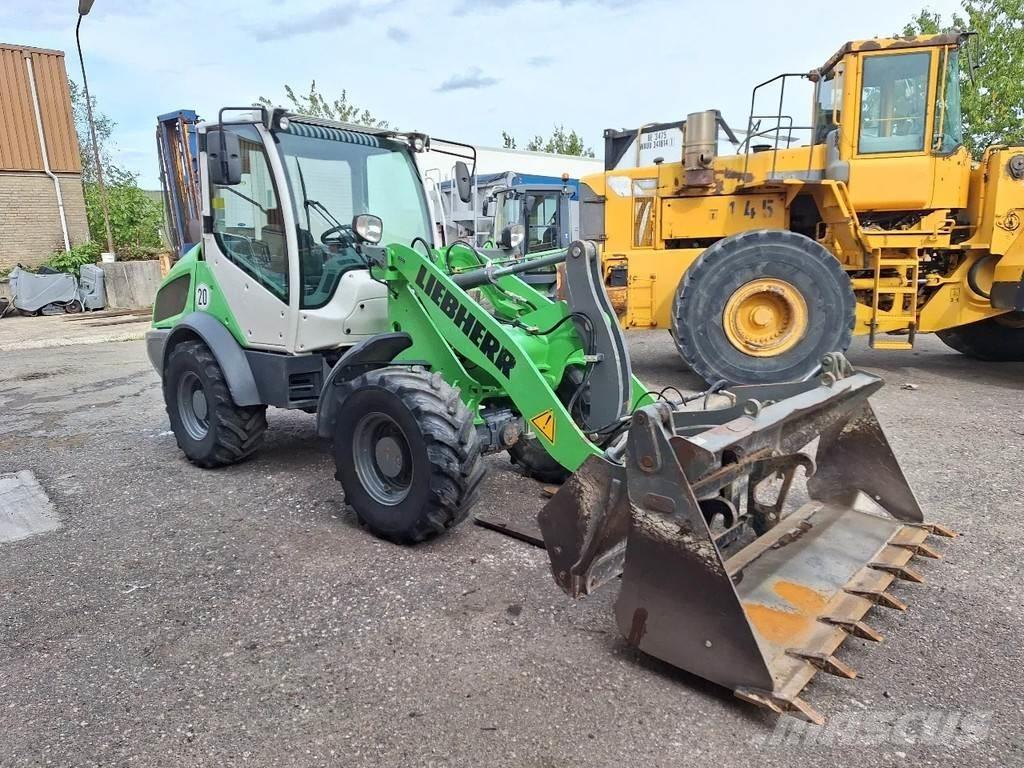 Liebherr L506C Малі навантажувачі