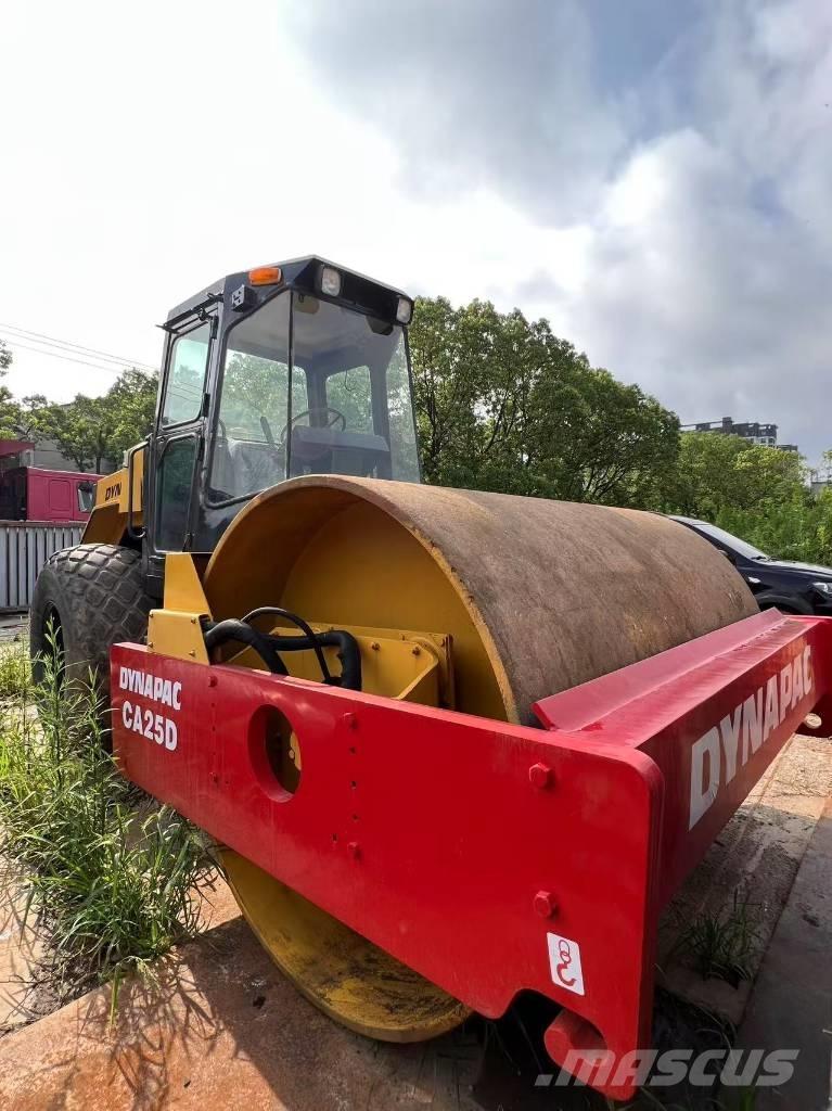 Dynapac CA25D Грунтові котки