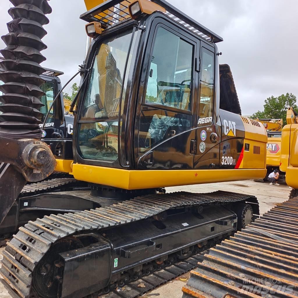 CAT 320D Гусеничні екскаватори