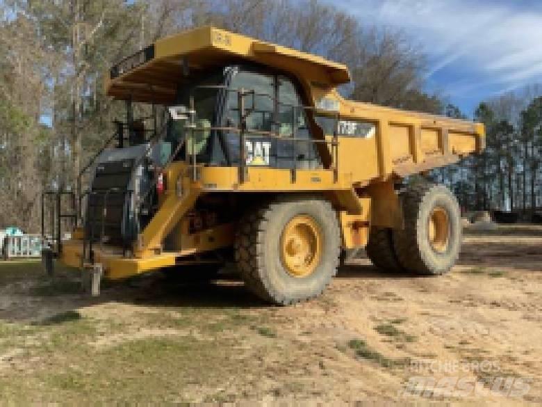 CAT 773 F Зчленовані самоскиди