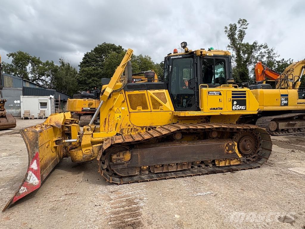 Komatsu D65PXI-18 Гусеничні бульдозери