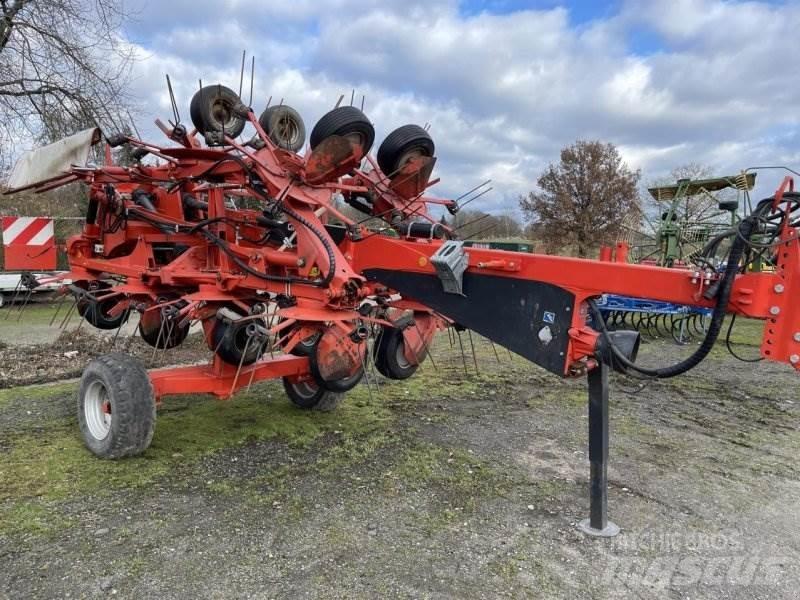Kuhn GF 13002 Граблі і сінозворушувачі
