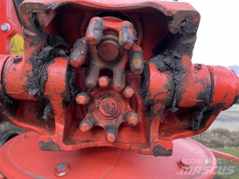 Kuhn GF 13002 Граблі і сінозворушувачі