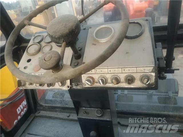 Dynapac CC421 Грунтові котки