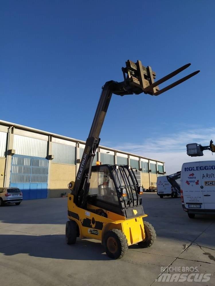 JCB TLT 30 Дизельні навантажувачі