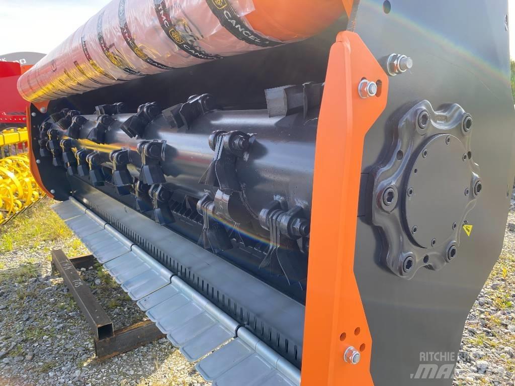 TMC THN 320D Газонні і лукові косилки