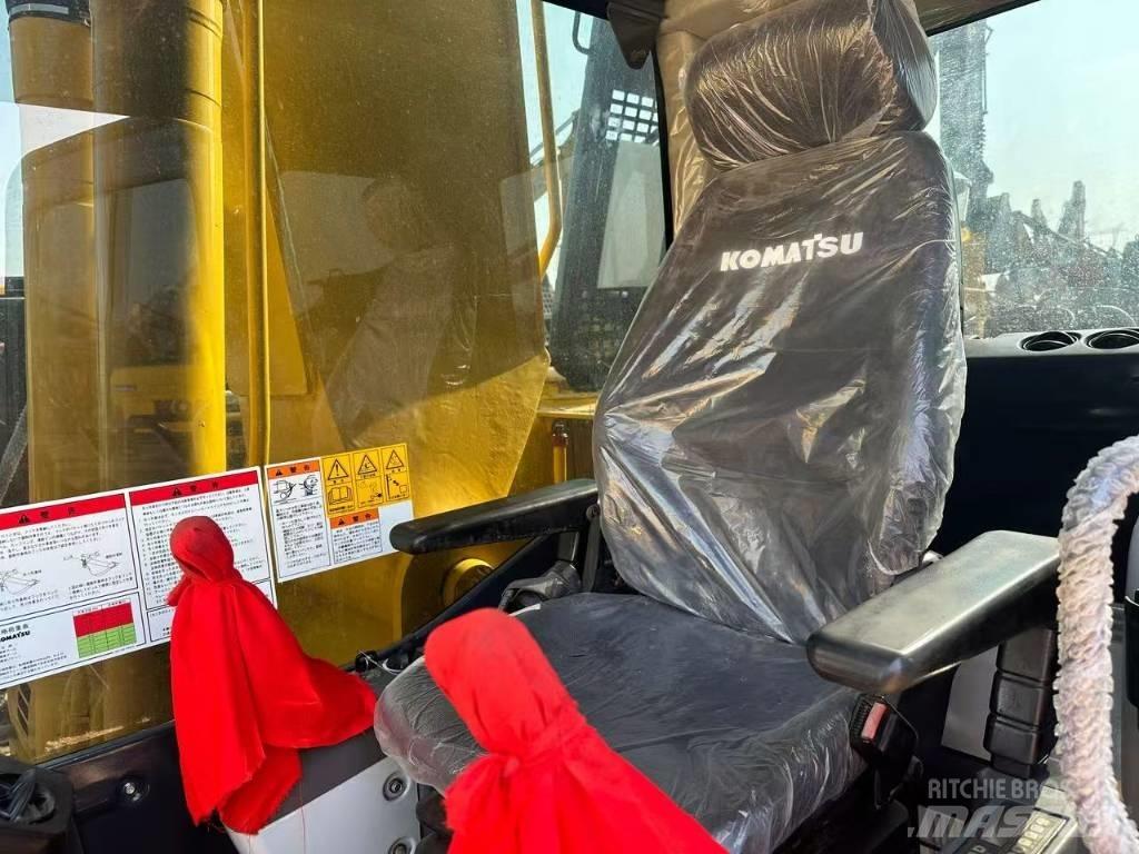 Komatsu PC 240 Гусеничні екскаватори