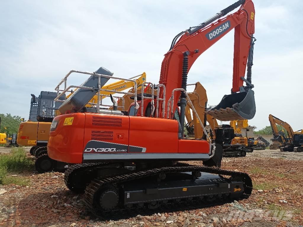 Doosan DX 300 Гусеничні екскаватори