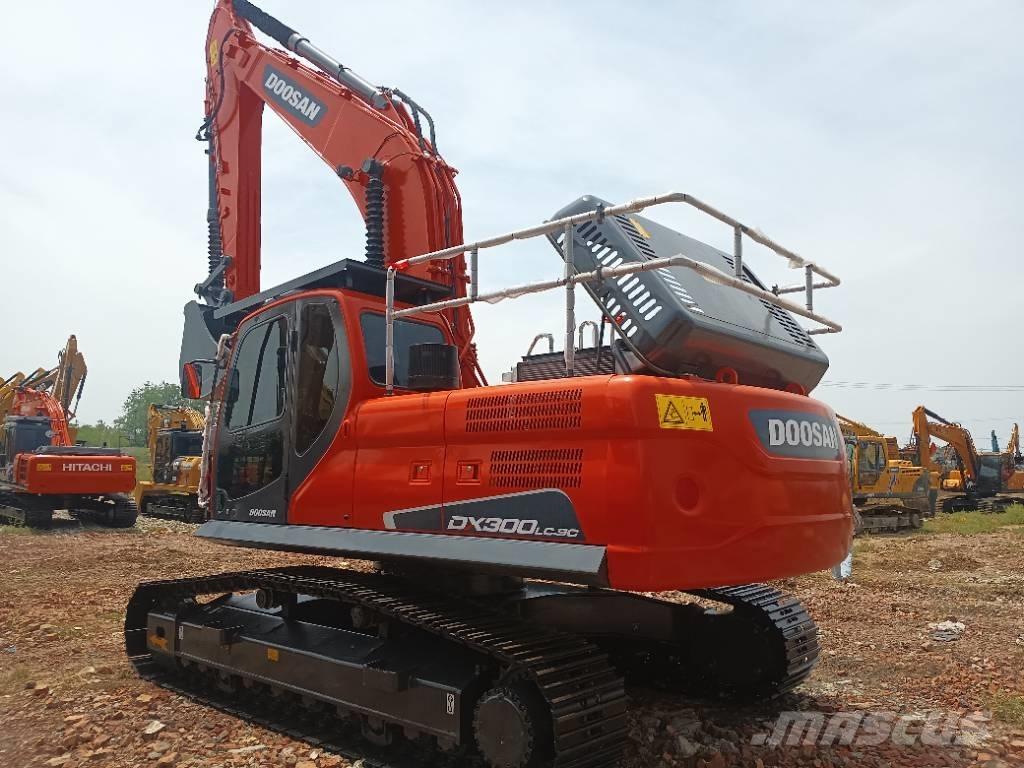Doosan DX 300 Гусеничні екскаватори