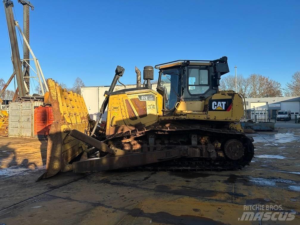 CAT D7E Гусеничні бульдозери