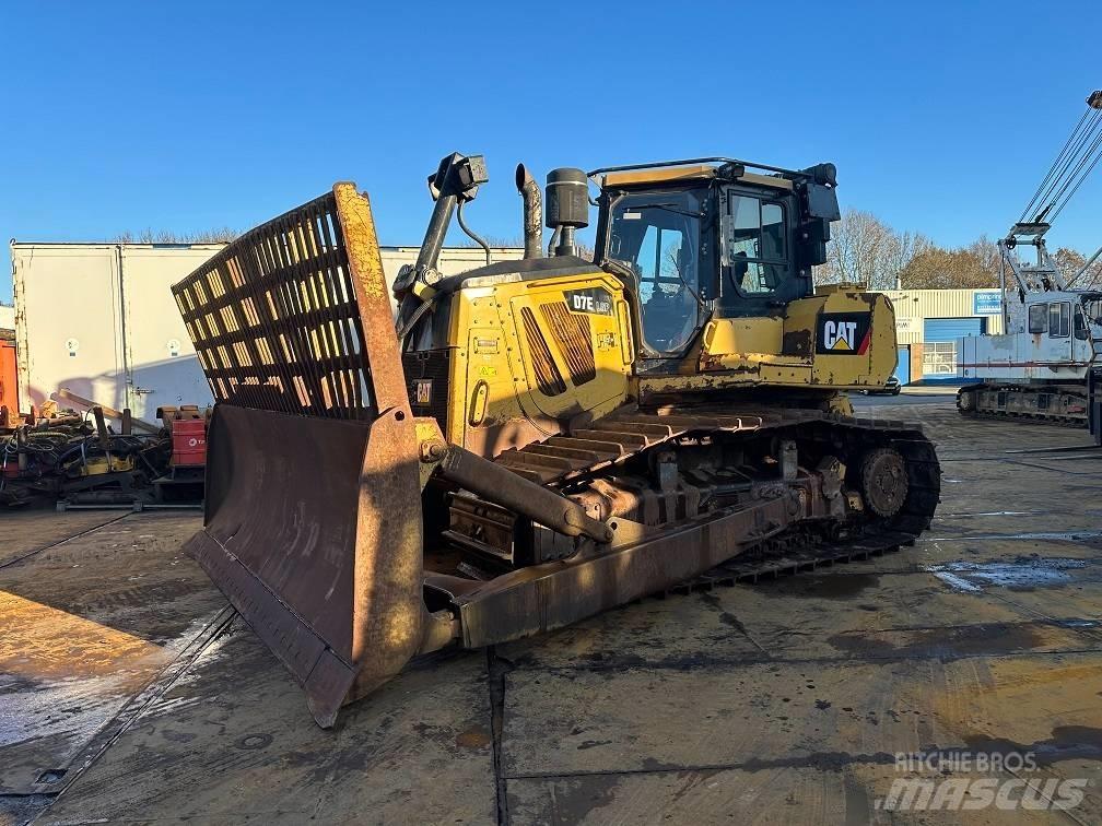 CAT D7E Гусеничні бульдозери