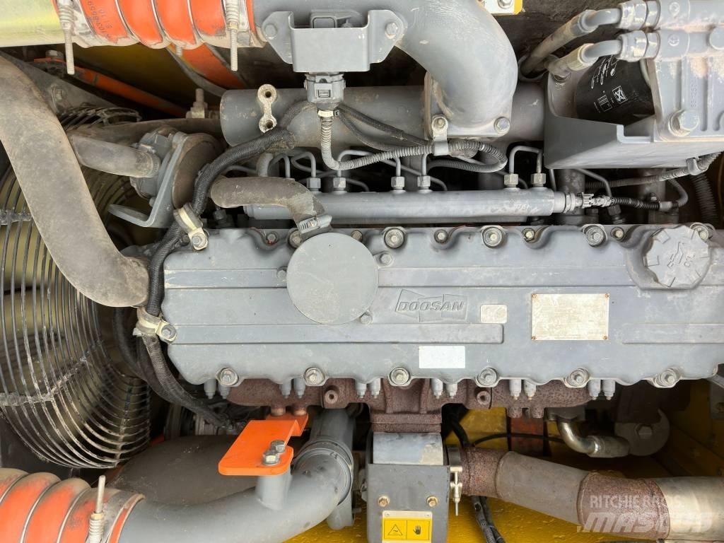Doosan DX 160 WR Колісні екскаватори